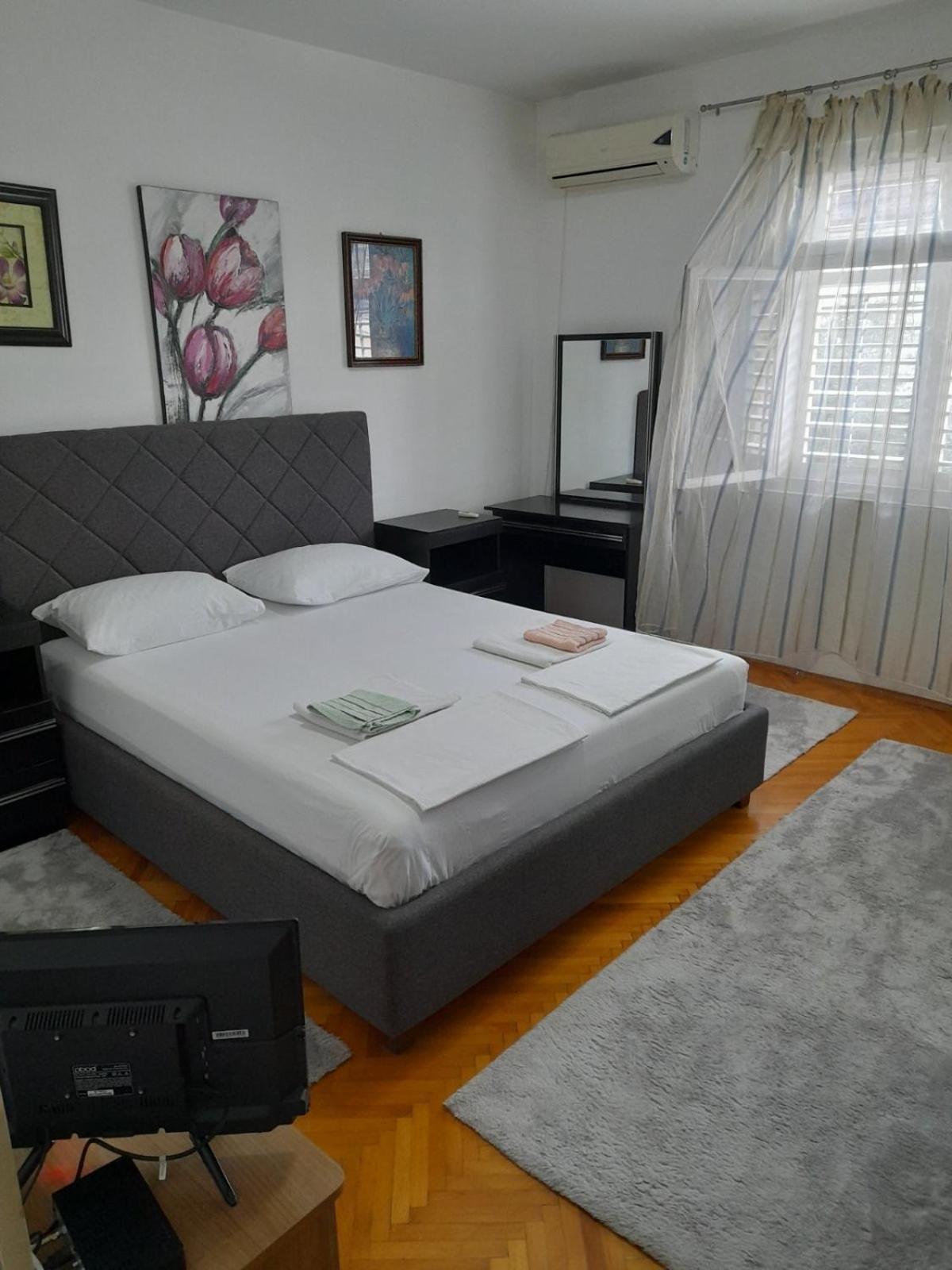 Anita Guest House Tivat Luaran gambar