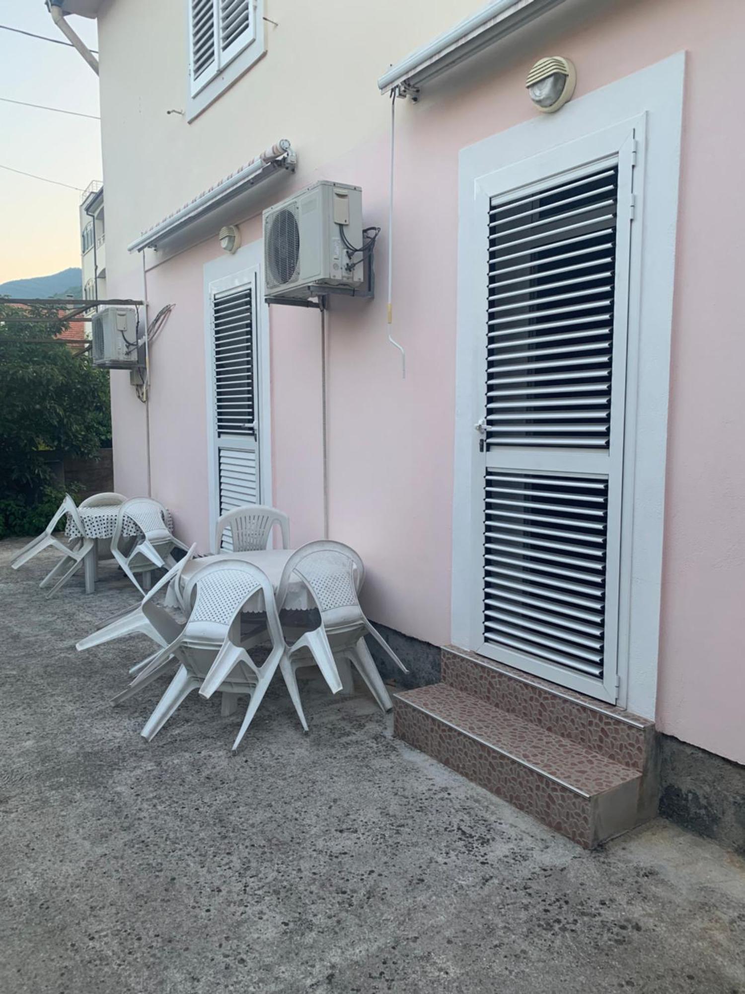 Anita Guest House Tivat Luaran gambar