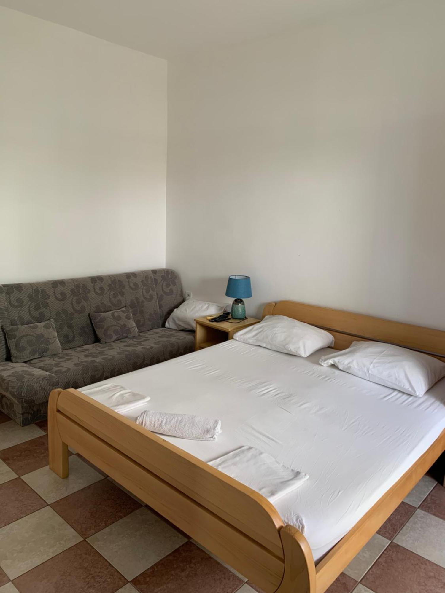 Anita Guest House Tivat Luaran gambar