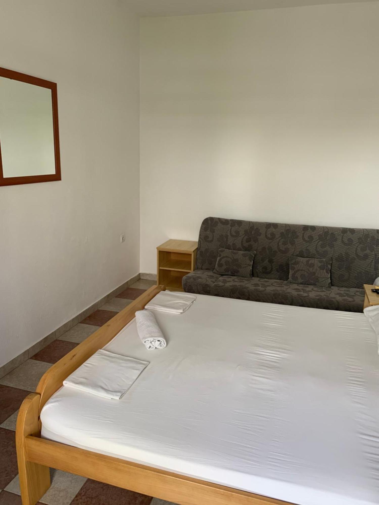 Anita Guest House Tivat Luaran gambar
