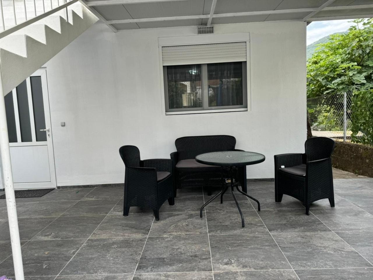 Anita Guest House Tivat Luaran gambar
