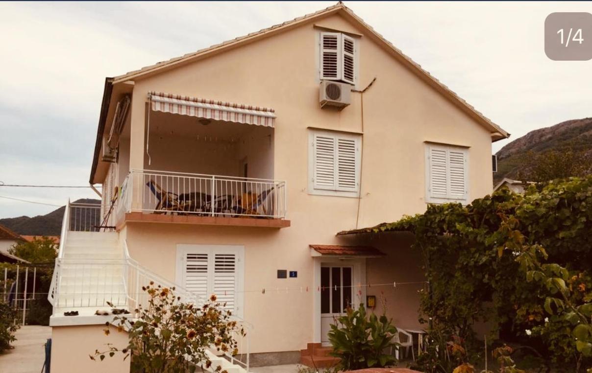 Anita Guest House Tivat Luaran gambar